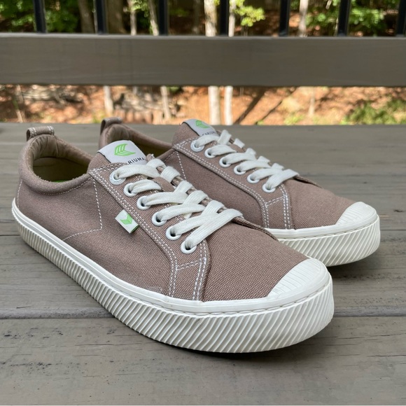Cariuma OCA Low Washed Burn Sand Nude and Contrast Thread Canvas shoes size 10 - Picture 3 of 13